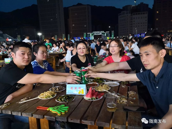 好嗨喲！隴南第一屆青島啤酒節(jié)開幕啦，為期8天