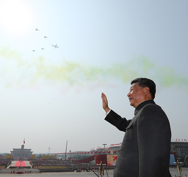 慶祝中華人民共和國成立70周年大會隆重舉行  習(xí)近平發(fā)表重要講話并檢閱受閱部隊